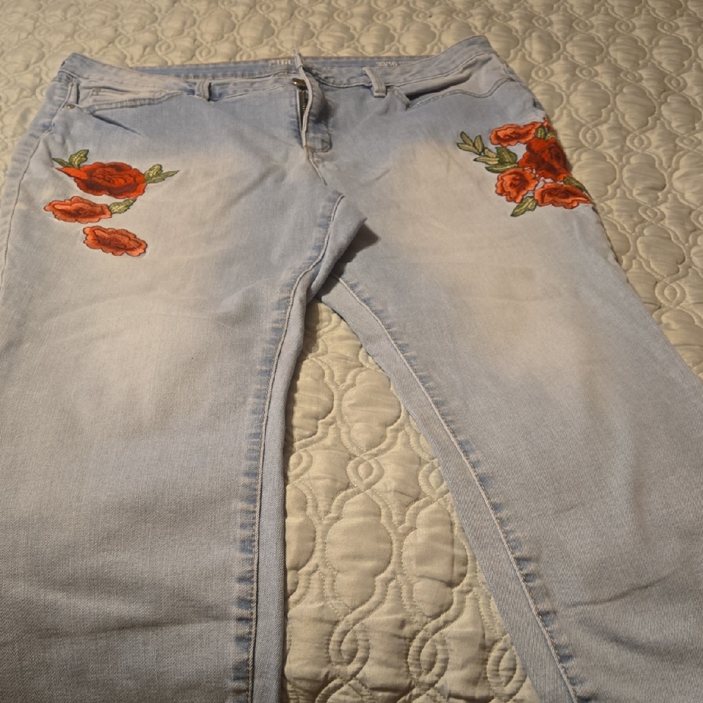 Light Blue Women's Jeans with Red Rose Embroidery Skinny Ankle Cropped